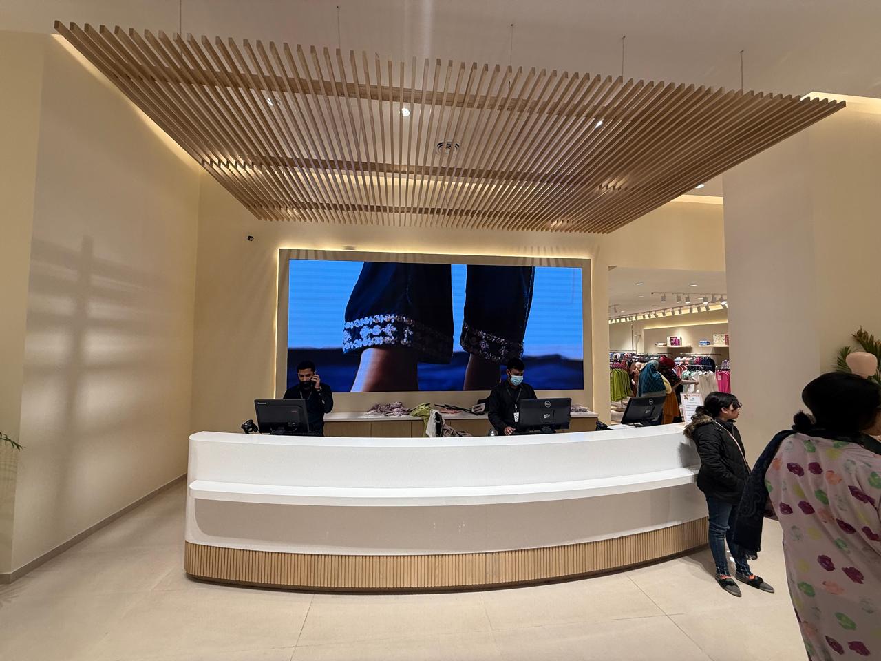 Project-325: Indoor Screen At Saya Domlen Mall Lahore